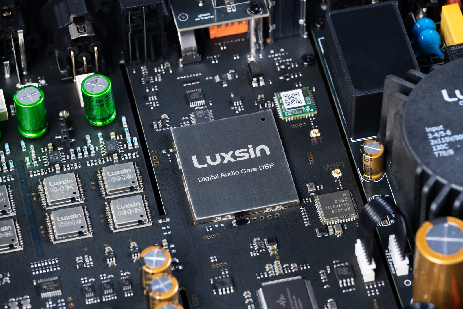 Luxsin Audio X8 Intelligent DAC and Headphone Amplifier - Safe and Sound HQ