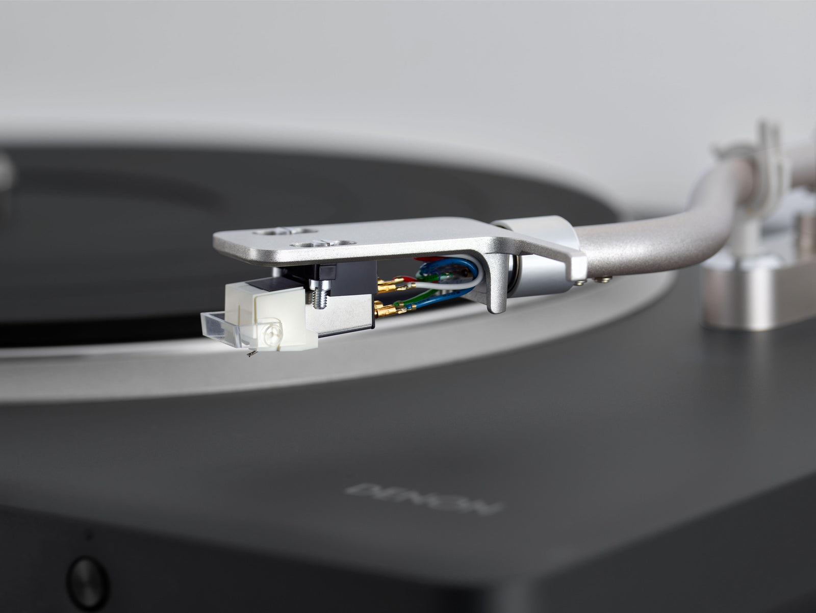 Denon DP-500BT Premium Hi-fi Bluetooth Turntable with Pre-Installed Ortofon Phono Cartridge - Safe and Sound HQ
