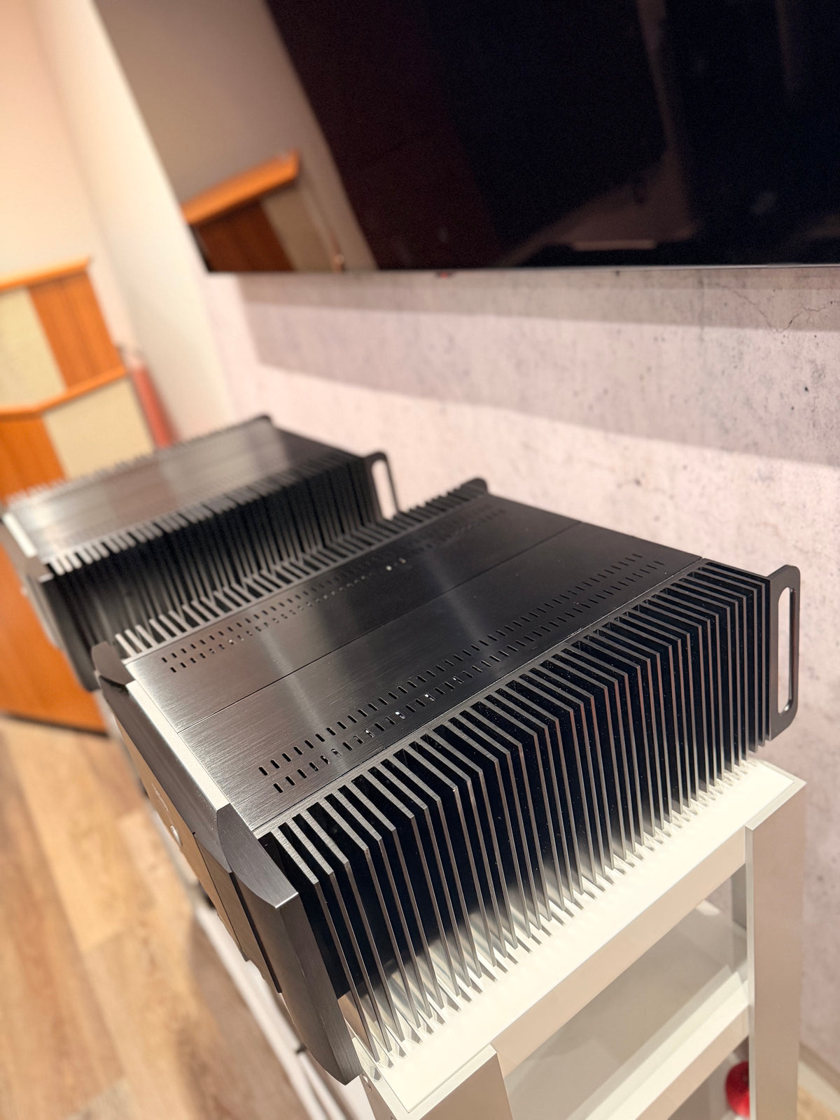 Mark Levinson No536 Mono Power Amplifier Used Trade-in (Pair)
