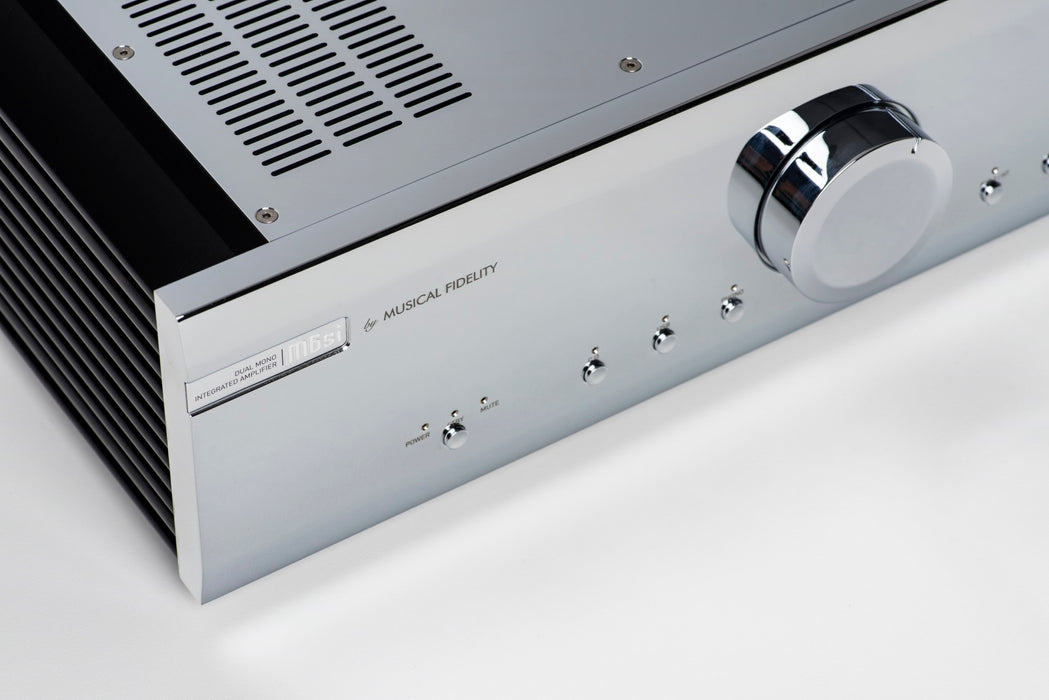 Musical Fidelity M6si Chrome Edition Integrated Amplifier - Safe and Sound HQ