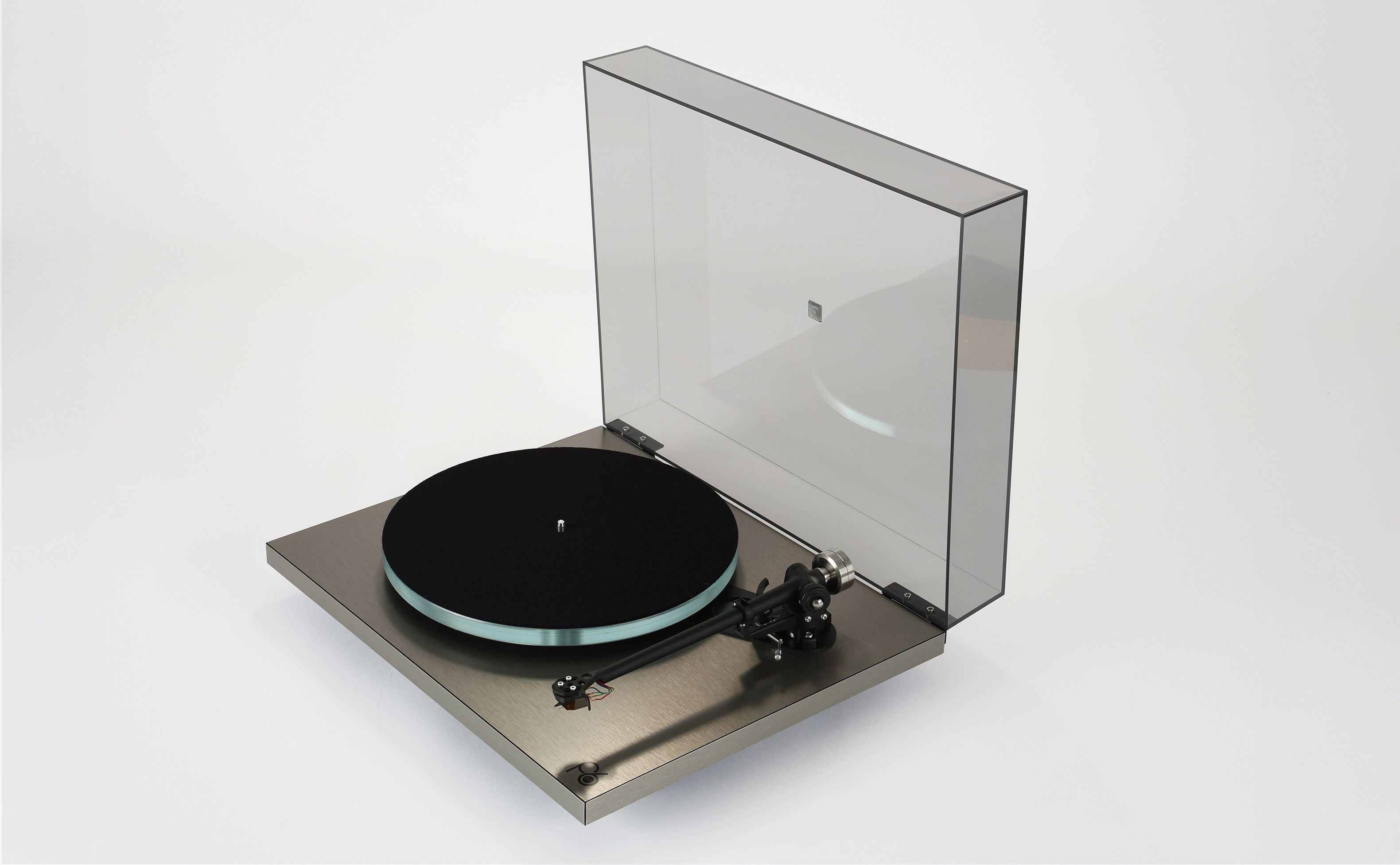 Rega Planar 6 RS Edition with ND9 Phono Cartridge and Custom matched Neo Mk2 PSU