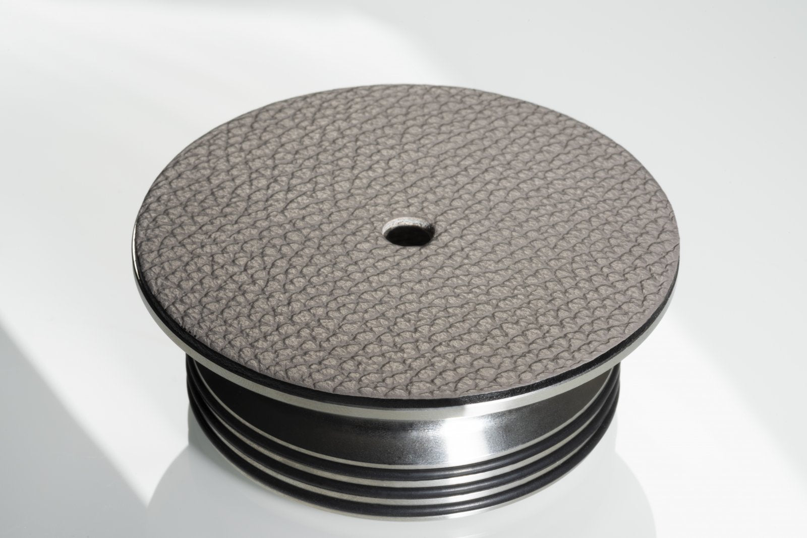 EAT LP Clamp Massive Elegant Platter Clamp - Safe and Sound HQ